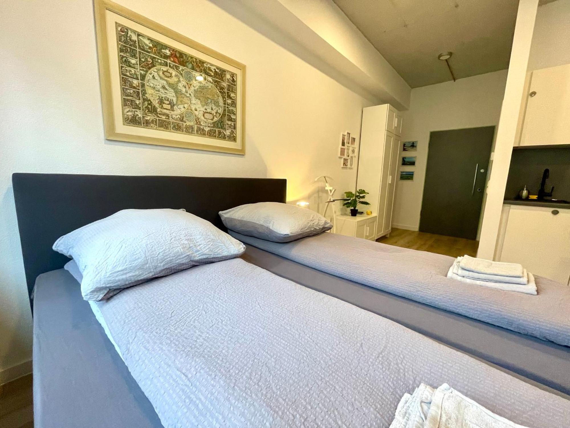 Neu Wunderschoenenes Weisses Apartament Am Schloessle Zentrum Goldstadt Pforzheim Bagian luar foto