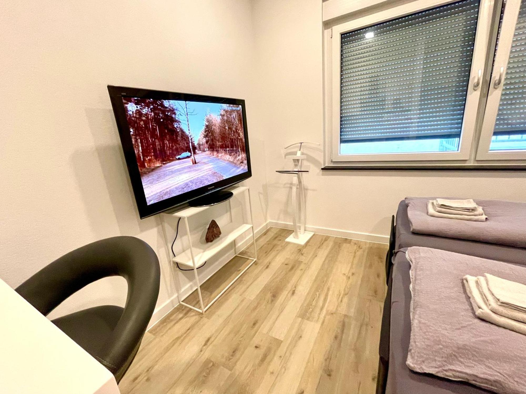 Neu Wunderschoenenes Weisses Apartament Am Schloessle Zentrum Goldstadt Pforzheim Bagian luar foto
